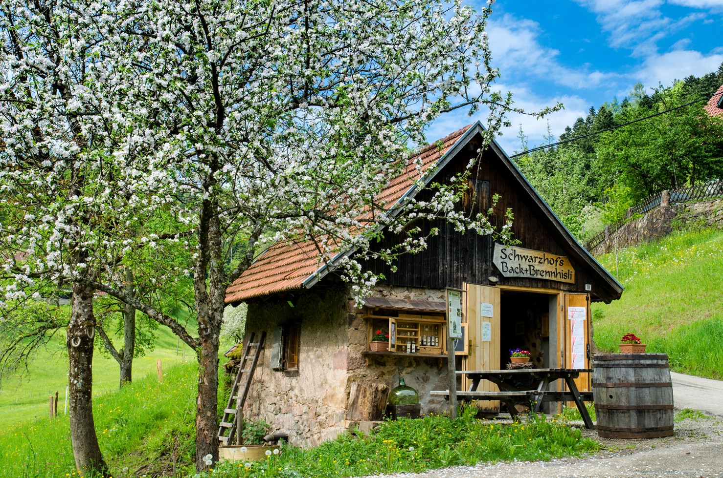 Das idyllisch-urige Brennhisli auf dem Schwarzhof / Urheber: Familie Schwarz, © Familie Schwarz